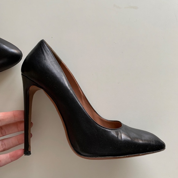 10 • Alaia Paris Pumps - Picture 3 of 7